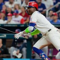 Perdomo leaves behind the controversy of the Classic and reunites with umpire Cory Blaser | De Último Minuto English