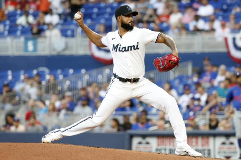 Sandy Alcántara dominates on Opening Day | De Último Minuto English