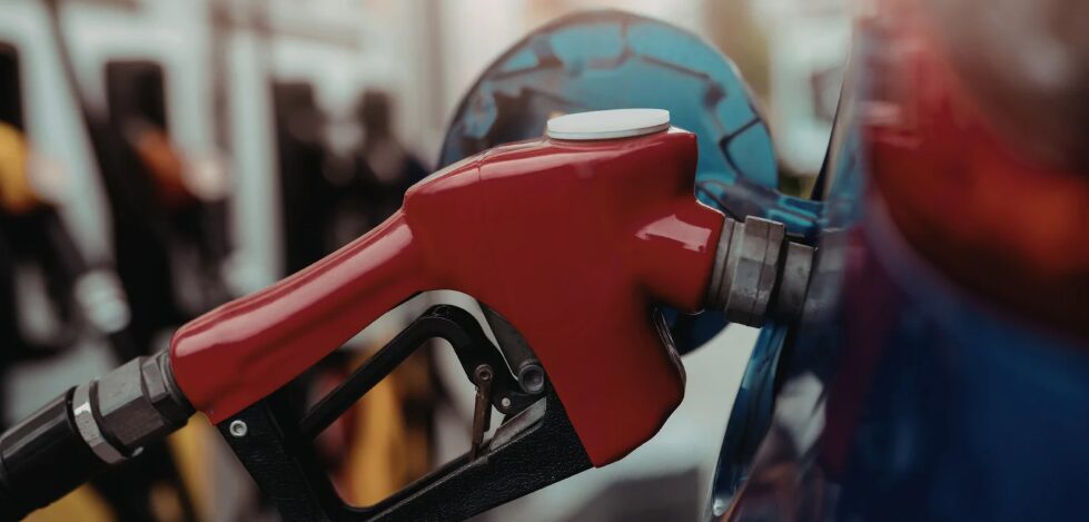 La CE estima en 14.000 millones el impacto de la guerra y recomienda ahorrar combustible | De Último Minuto English