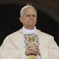El papa espera que Trump reduzca la cantidad de violencia en Oriente Medio | De Último Minuto English