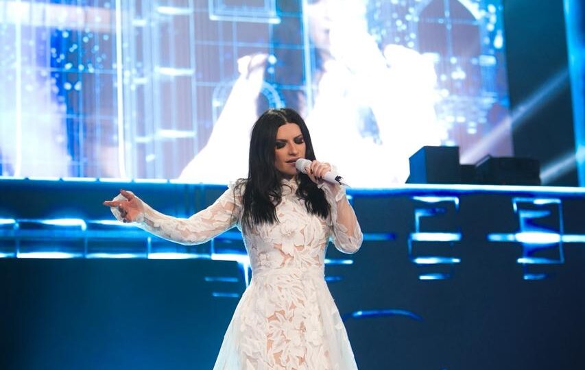 Laura Pausini kicks off her world tour “IO CANTO / YO CANTO” in Pamplona, Spain | De Último Minuto English