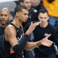 Wembanyama makes history and is unanimously chosen as the NBA's 'Defensive Player of the Year' | De Último Minuto English