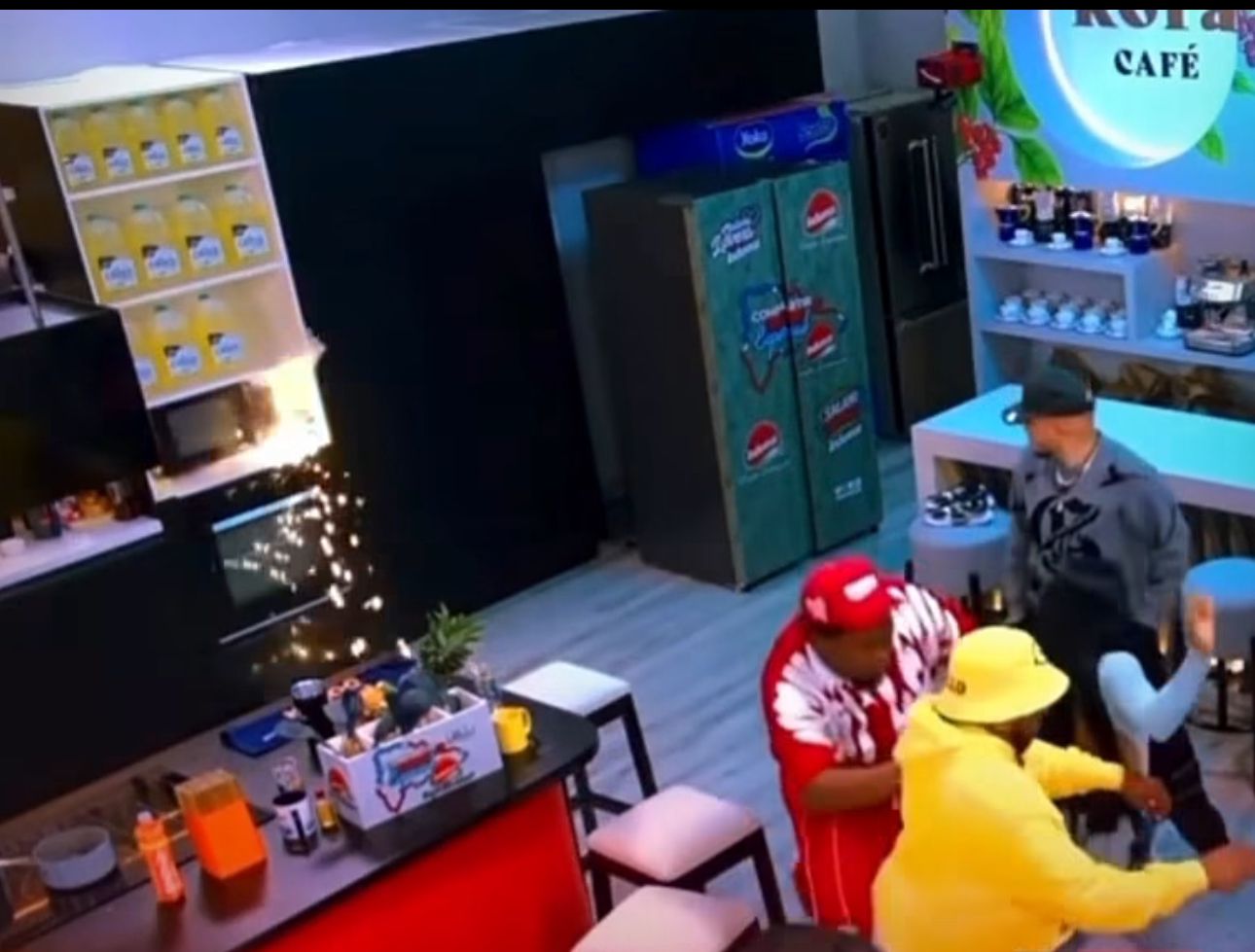 Electrical problems generate concern in "Planeta Alofoke" | De Último Minuto English