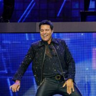 Chayanne conquistó una vez más el corazón de los dominicanos en su concierto en RD | De Último Minuto English