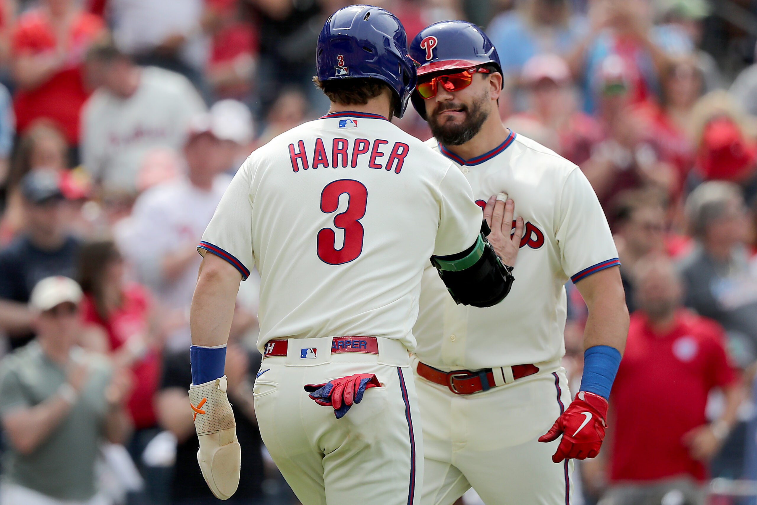 Schwarber y Harper conectan jonrones seguidos y Filis vencen a Diamondbacks; Durán asegura el triunfo | De Último Minuto English