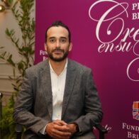 Oliver Olivo, filmmaker and director of the short documentary | De Último Minuto English