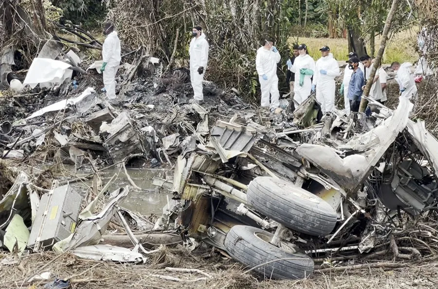 Military plane crashed in Colombia, leaving 69 dead, collided with three trees after takeoff | De Último Minuto English