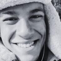 Joven delivery muere tras evadir a la policía y chocar con bus en El Bronx | De Último Minuto English