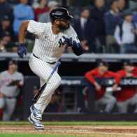 Rosario se luce con dos jonrones y Yankees remontan ante los Atléticos | De Último Minuto English