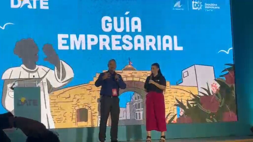 They present the Guía Empresarial RD platform in DATE 2026 | De Último Minuto English