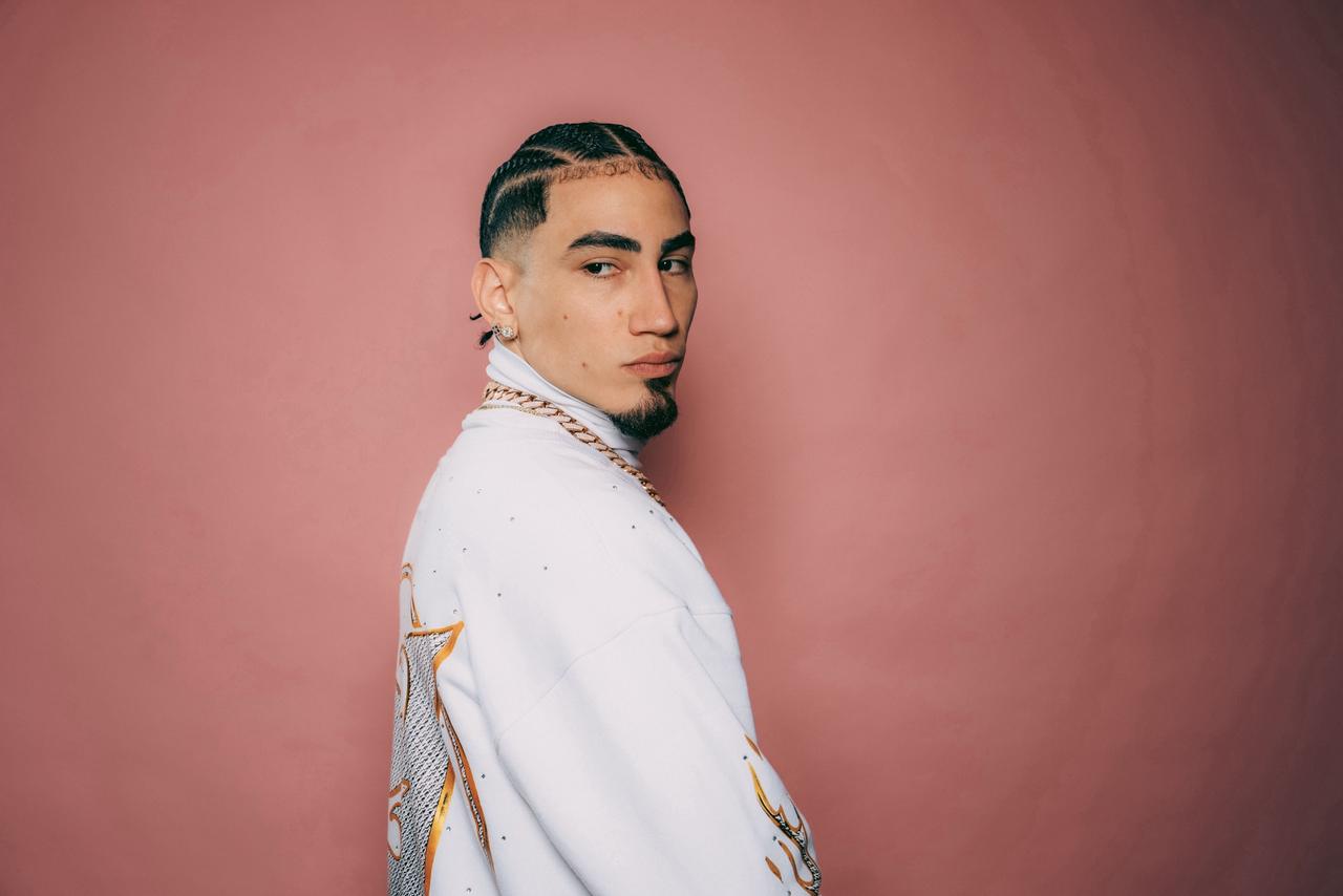 Omar Courtz recibe 3 nominaciones a Premios Tu Música Urbano 2026 | De Último Minuto English