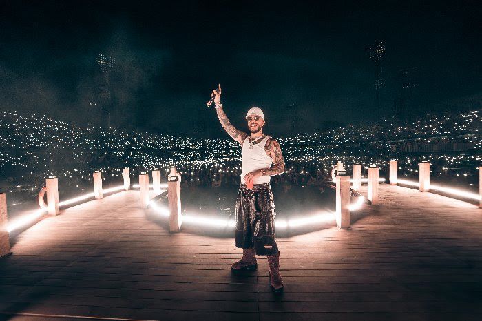 Ryan Castro gathers 77,000 fans at his concert in Medellín | De Último Minuto English