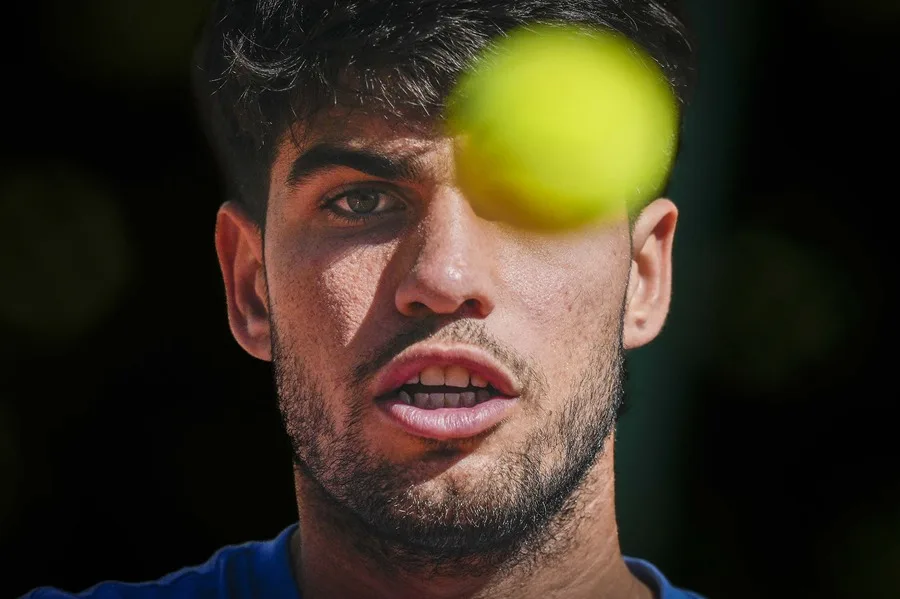 Alcaraz overcomes an awkward debut against Finn Virtanen at the Conde Godó | De Último Minuto English