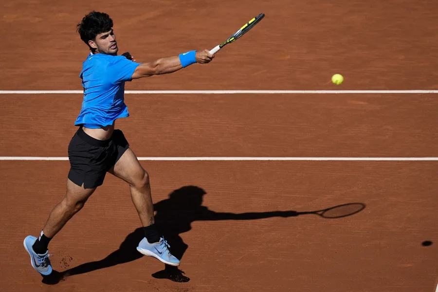Carlos Alcaraz withdraws from Roland Garros due to discomfort in his right wrist | De Último Minuto English