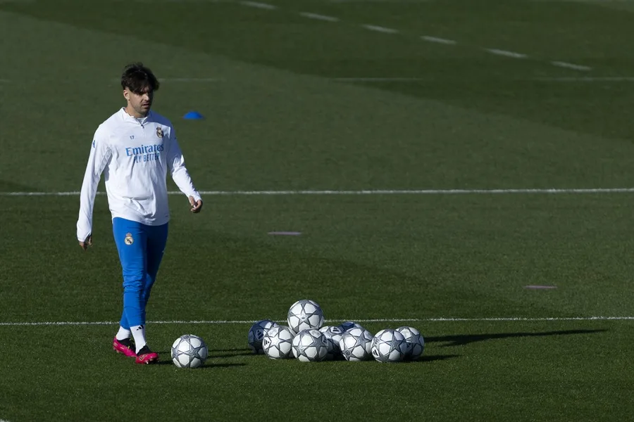 Asencio, a surprising omission from Real Madrid's Champions League return squad | De Último Minuto English