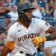Cruz connects season's most powerful home run and guides Pirates' victory over Texas | De Último Minuto English