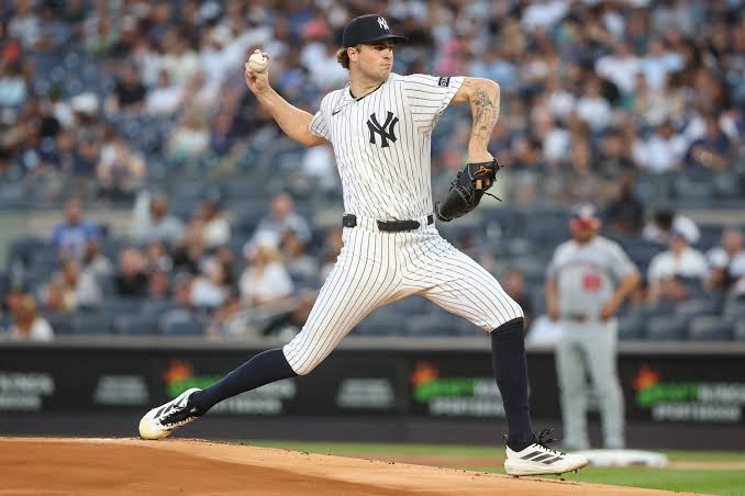Schlittler domina y Yankees vencen a Marineros en Seattle | De Último Minuto English