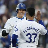 Dodgers desatan ofensiva en Toronto con jonrones de Ohtani y Teóscar | De Último Minuto English