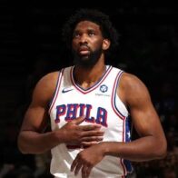 Joel Embiid es operado de emergencia por apendicitis y deja en incertidumbre a los Philadelphia 76ers | De Último Minuto English
