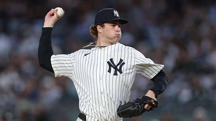 Schlittler dominates at Fenway and Yankees complete sweep over Boston | De Último Minuto English