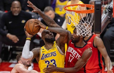 LeBron leads epic Lakers comeback and puts them 3-0 against Rockets | De Último Minuto English