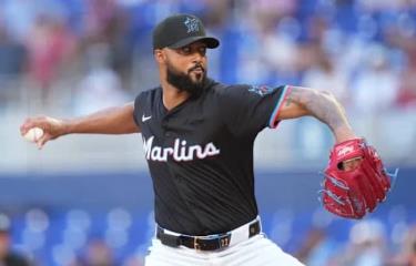 Sandy Alcántara tira juego completo y blanquea a Medias Blancas | De Último Minuto English