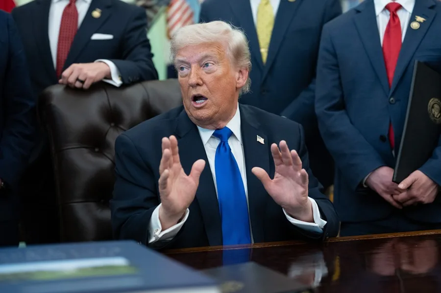 Trump signs bipartisan deal, ending the partial shutdown of Homeland Security | De Último Minuto English