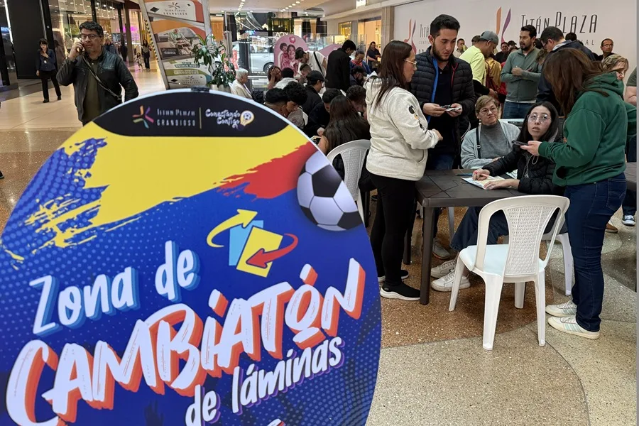 The World Cup album craze turns Colombia into a major sticker market | De Último Minuto English