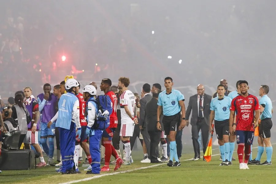 Match between Medellín and Flamengo suspended due to disturbances in the stands | De Último Minuto English