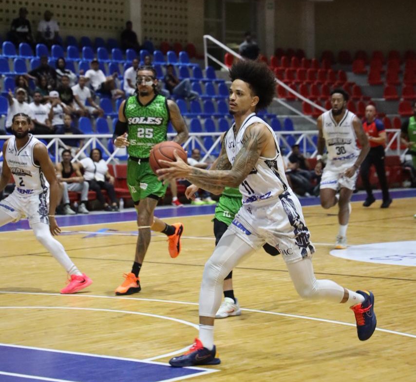 Anderson García with a triple-double in Mariners' victory over Soles | De Último Minuto English
