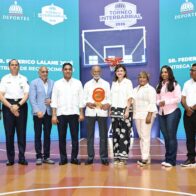 Vice President Raquel Peña and Minister Kelvin Cruz inaugurate Inter-Neighborhood Basketball Tournament 2026 | De Último Minuto English