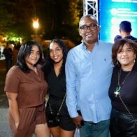 Fans of all ages pack Altos de Chavón to enjoy Isabel Pantoja | De Último Minuto English