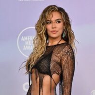 Karol G dazzles with her risky look at the AMAs | De Último Minuto English