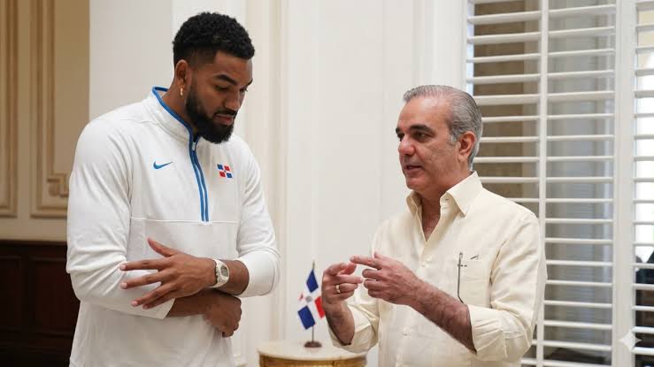 President Abinader congratulates Karl-Anthony Towns for leading the Knicks to the NBA Finals | De Último Minuto English