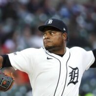 MLB suspends Framber Valdez for six games after incident against Boston | De Último Minuto English
