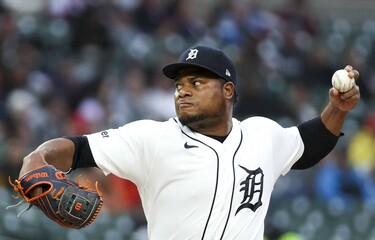 MLB suspends Framber Valdez for six games after incident against Boston | De Último Minuto English