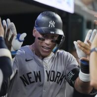MLB unveils initial proposal for new collective bargaining agreement with salary cap and floor | De Último Minuto English