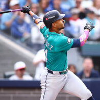 J-Rod shakes Seattle with 436-foot homer; Woo strikes out nine against Atlanta | De Último Minuto English