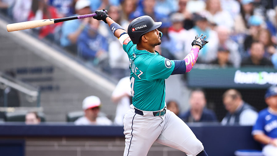 J-Rod shakes Seattle with 436-foot homer; Woo strikes out nine against Atlanta | De Último Minuto English