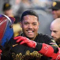 Esmerlyn Valdez hits his first home run in the Major Leagues and stars in a curious exchange | De Último Minuto English