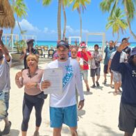 Uncertainty and distress on Saona Island: woman reports attempted eviction after more than 40 years working at Playa Cacón | De Último Minuto English