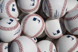 MLB players union rejects salary cap proposal and warns of potential labor conflict | De Último Minuto English