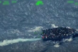 The United States intercepted a boat with 240 Haitian migrants near the Turks and Caicos Islands | De Último Minuto English