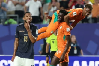Ecuador succumbs in the 90th minute after losing 1-0 to Ivory Coast in the World Cup | De Último Minuto English