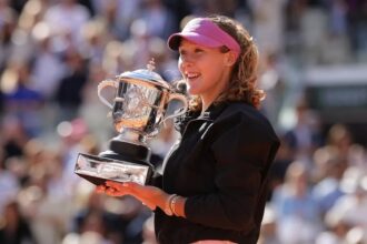 At just 19 years old, Mirra Andreeva conquers Roland Garros and wins her first Grand Slam | De Último Minuto English