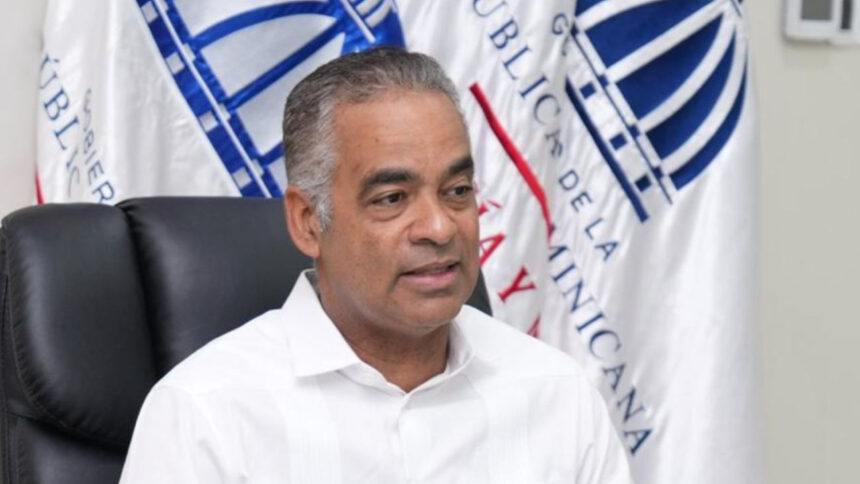 Minister Joel Santos highlighted that the country already produces nearly 2,000 MW of renewable energy | De Último Minuto English