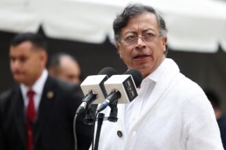 Petro asks Colombia to "vote in full freedom" after Trump's endorsement of De la Espriella | De Último Minuto English