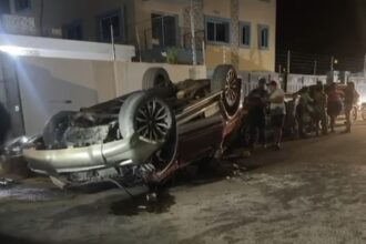 SUV allegedly driven by a minor flips and crashes into several vehicles in Santiago | De Último Minuto English