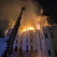 Russian bombing in Kyiv leaves 11 dead and sets historic cathedral on fire | De Último Minuto English
