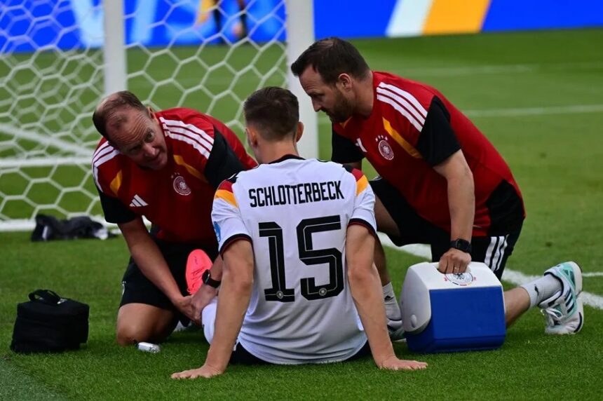 "Nico Schlotterbeck misses the rest of the 2026 World Cup due to an ankle injury" | De Último Minuto English